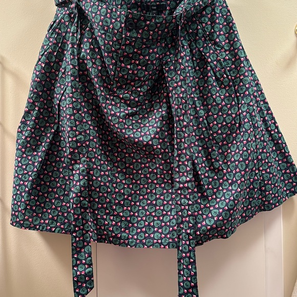 GAP Dresses & Skirts - 5/$20 sale! Gap flower and leaf skirt